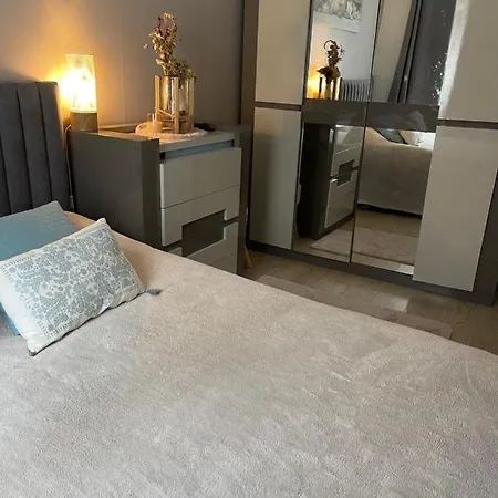 Versailles *